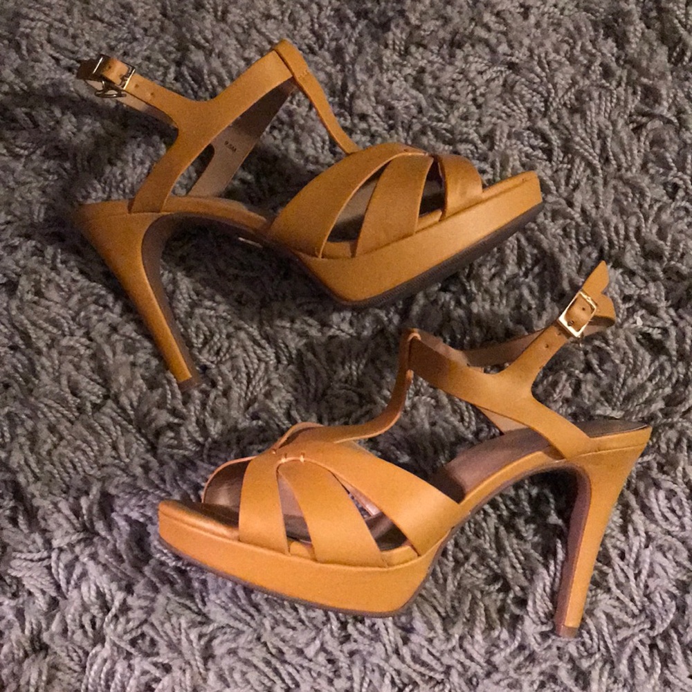 Thalia sodi Mustard yellow Sandals